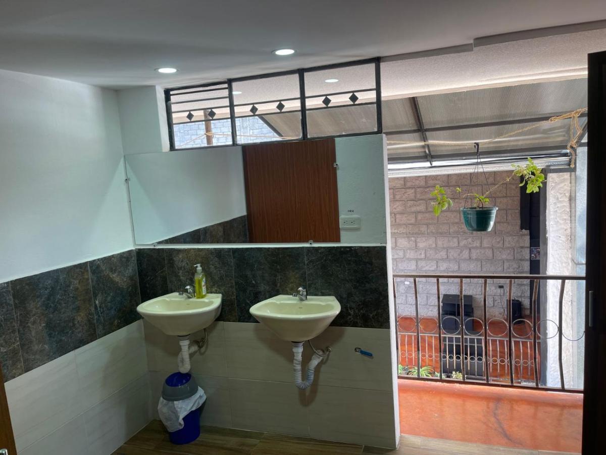 El Jardin Escondido Party Hostel Baños Εξωτερικό φωτογραφία