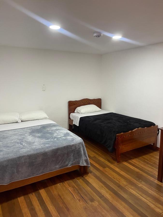 El Jardin Escondido Party Hostel Baños Εξωτερικό φωτογραφία