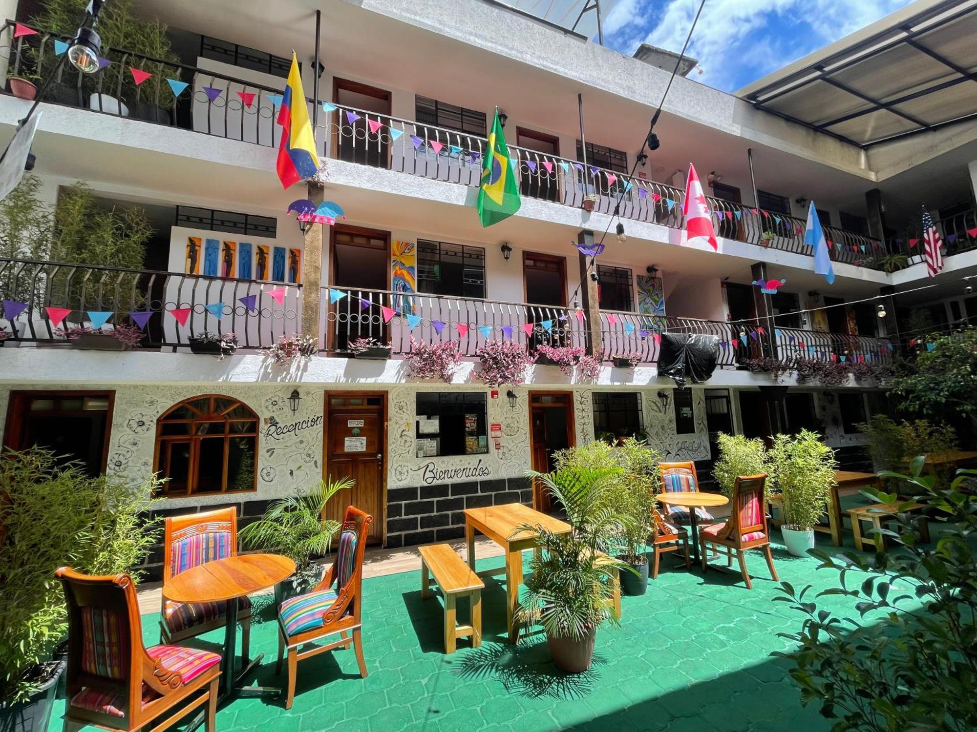 El Jardin Escondido Party Hostel Baños Εξωτερικό φωτογραφία