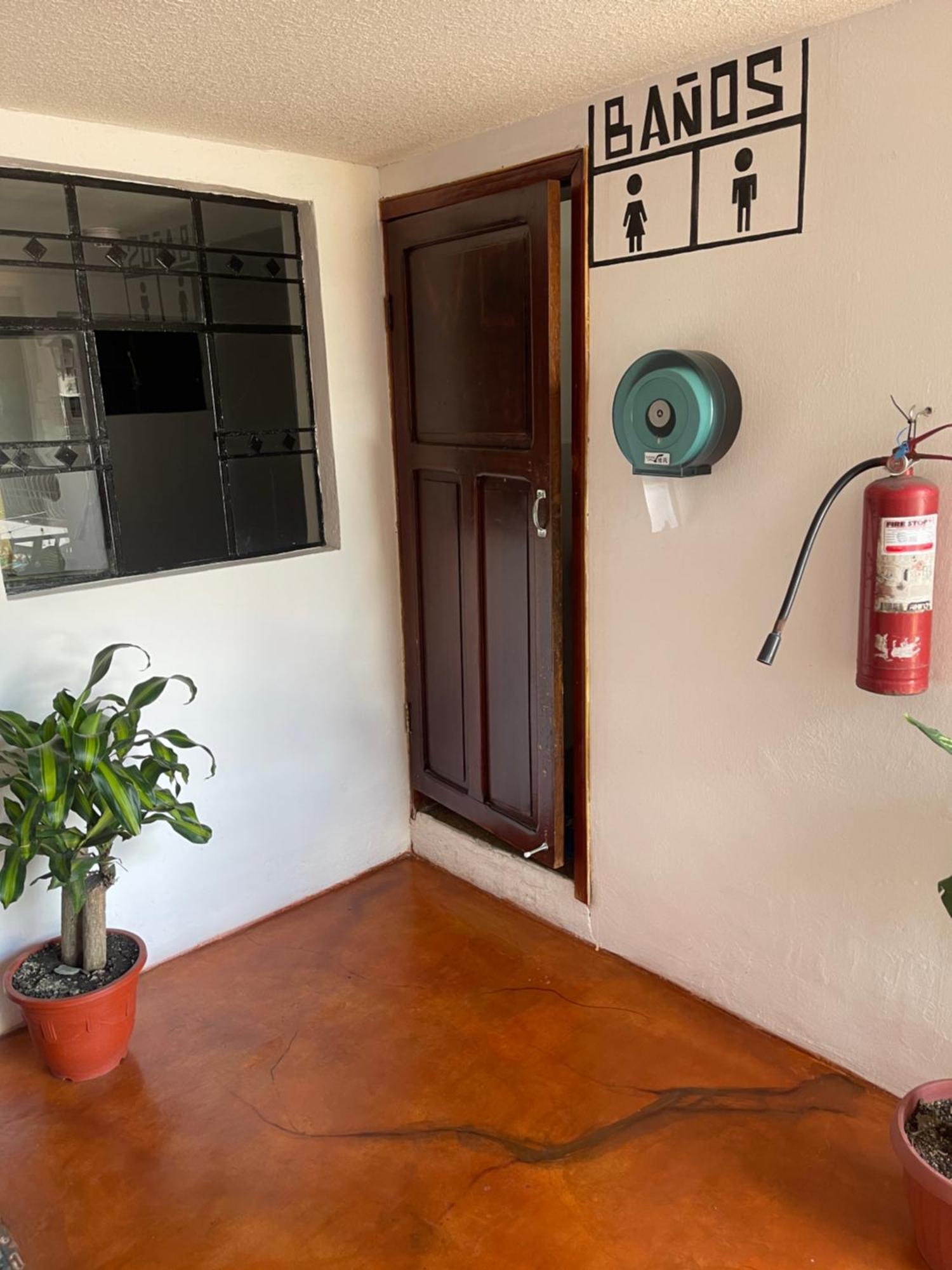 El Jardin Escondido Party Hostel Baños Εξωτερικό φωτογραφία