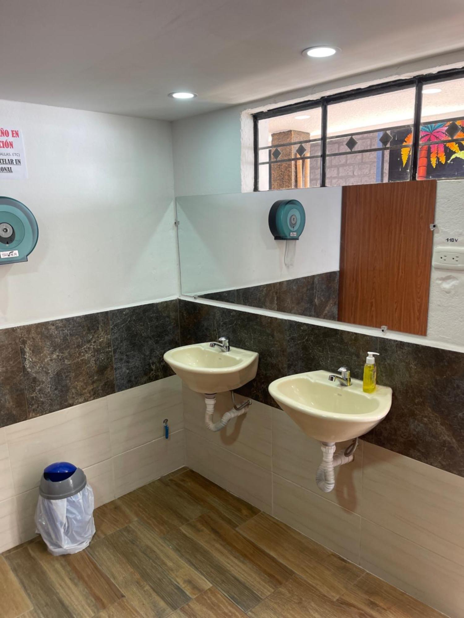 El Jardin Escondido Party Hostel Baños Εξωτερικό φωτογραφία